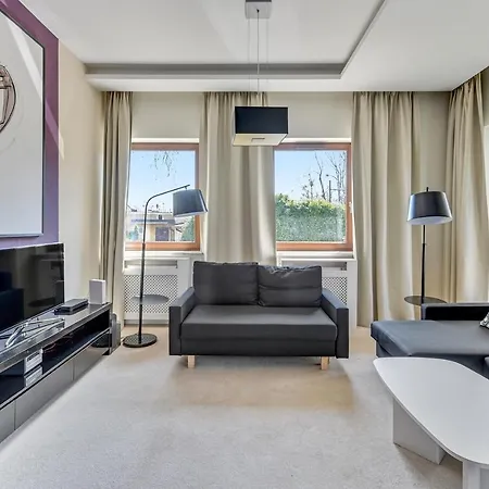 Executive With Sauna By Grand *