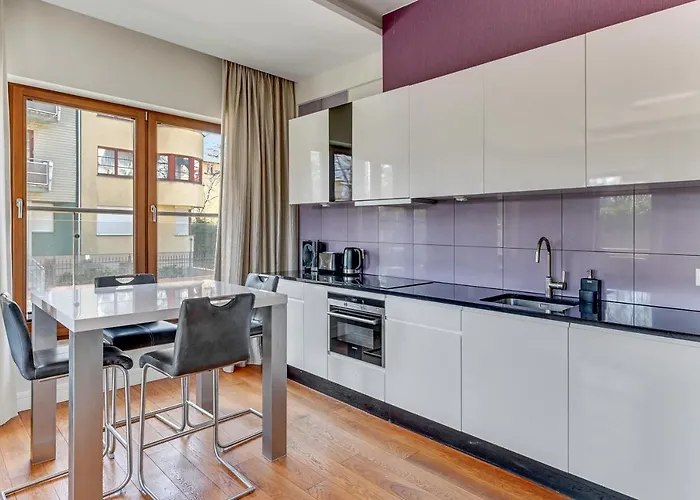 Executive With Sauna By Grand *